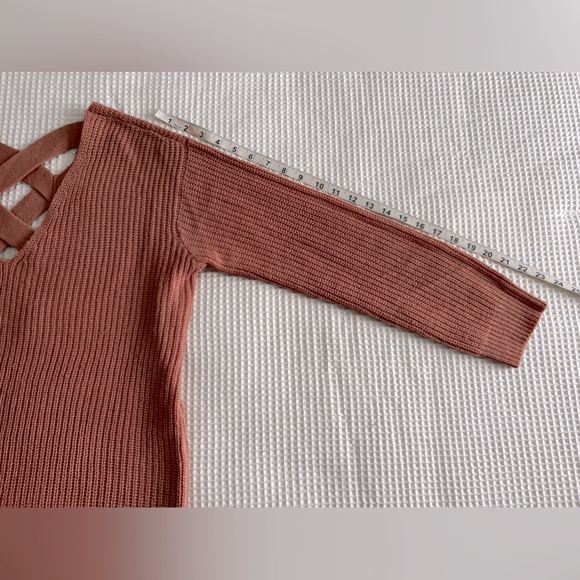 Dusty rose v-neck knit sweater - Picture 4 of 5